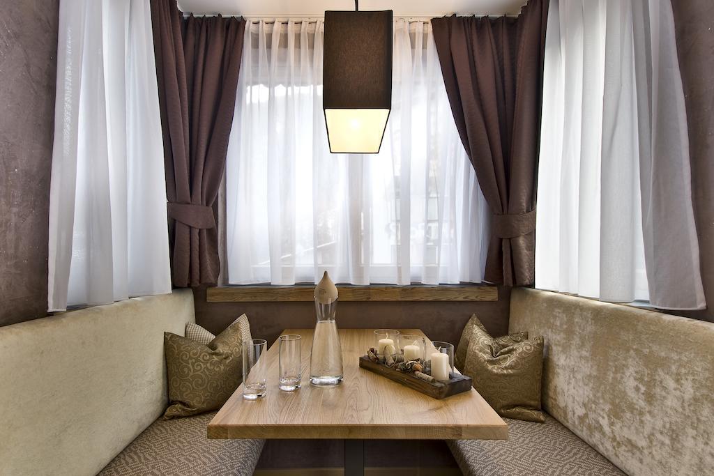 Pete Alpine Boutique Hotel - Klein Und Fein - Private Spa Suiten Und Zimmer Sankt Anton am Arlberg Quarto foto