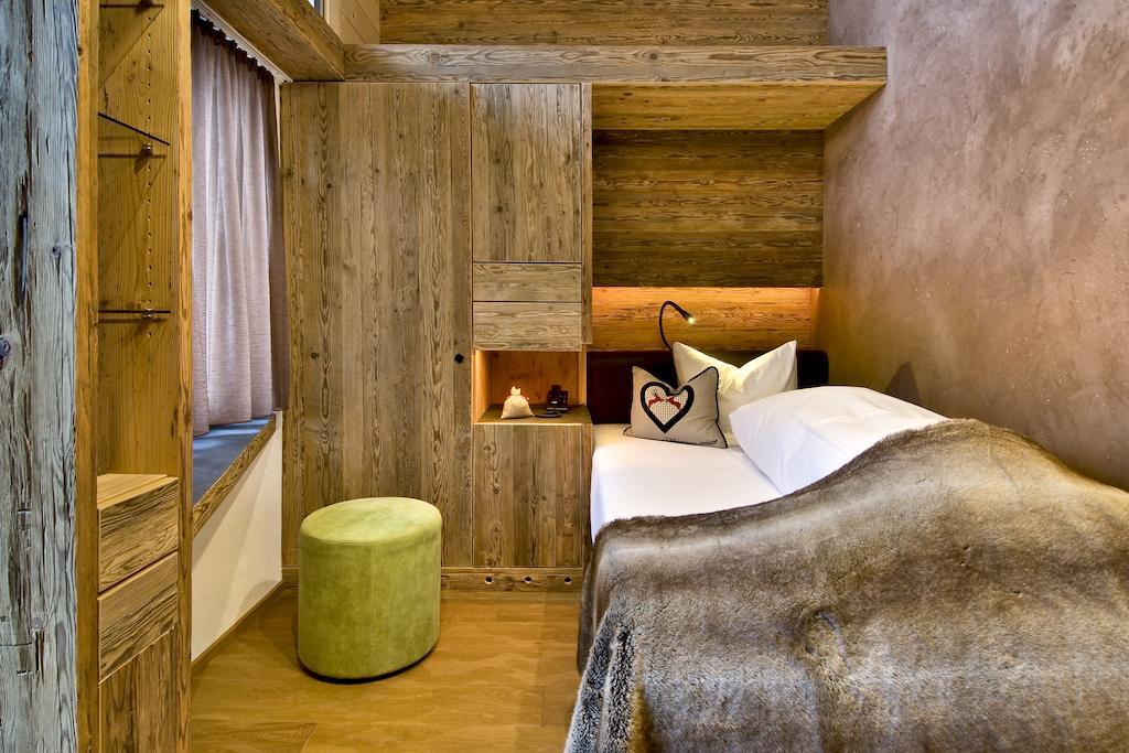 Pete Alpine Boutique Hotel - Klein Und Fein - Private Spa Suiten Und Zimmer Sankt Anton am Arlberg Quarto foto